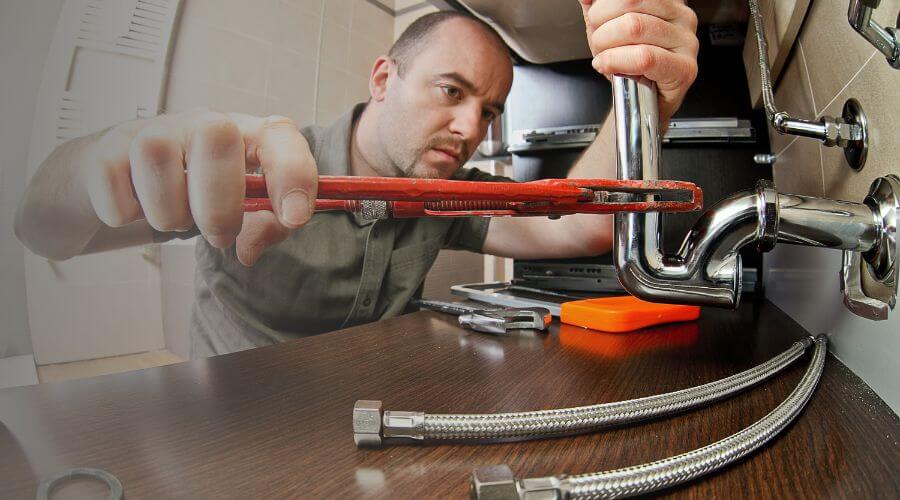 Expert burst pipe repair services in Roanoke, LA